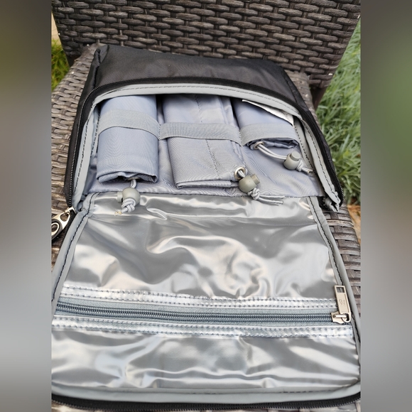 3/$25💙American Tourister Luggage Hanging Travel Toiletry Cosmetic Makeup Bag - Picture 4 of 9